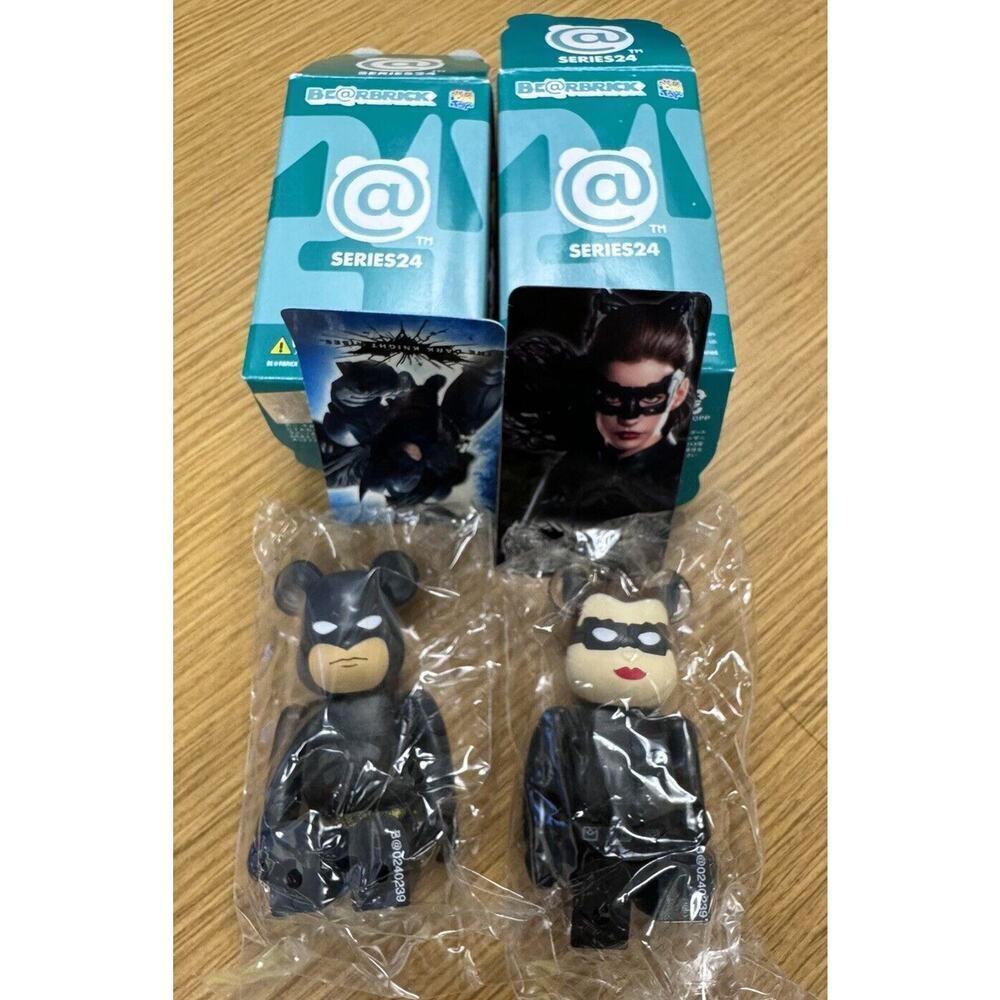 Batman & Selina Kyle BE@RBRICK 100% Dark Knight Rises 2012 Medicom Series 24